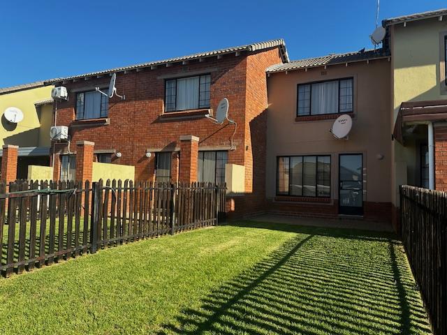 2 Bedroom Property for Sale in Hillside Free State